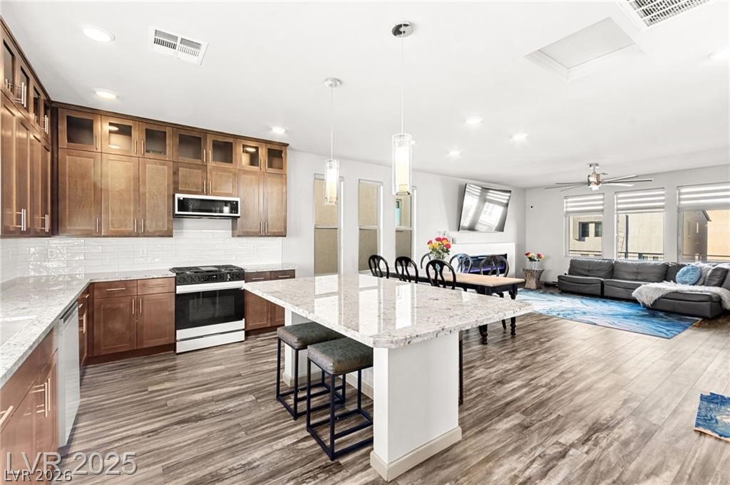 8011 Haywood Estate Avenue Las Vegas NV 89113
