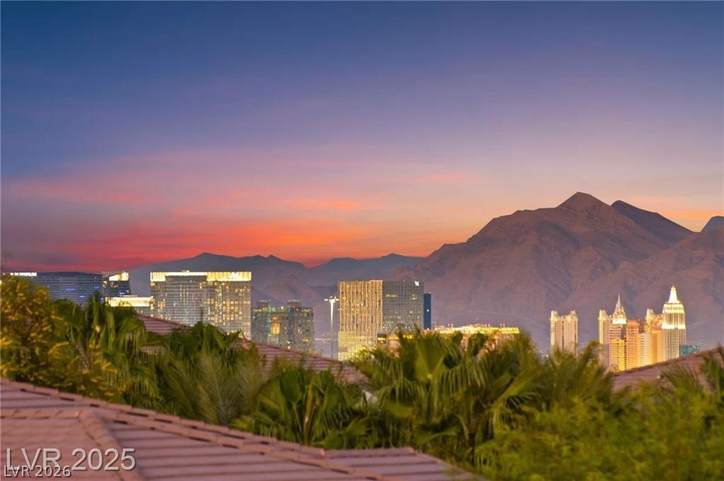 8011 Haywood Estate Avenue Las Vegas NV 89113