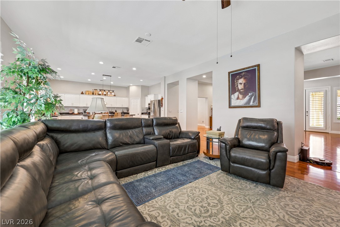 7135 Comanche Canyon Avenue Las Vegas NV 89113