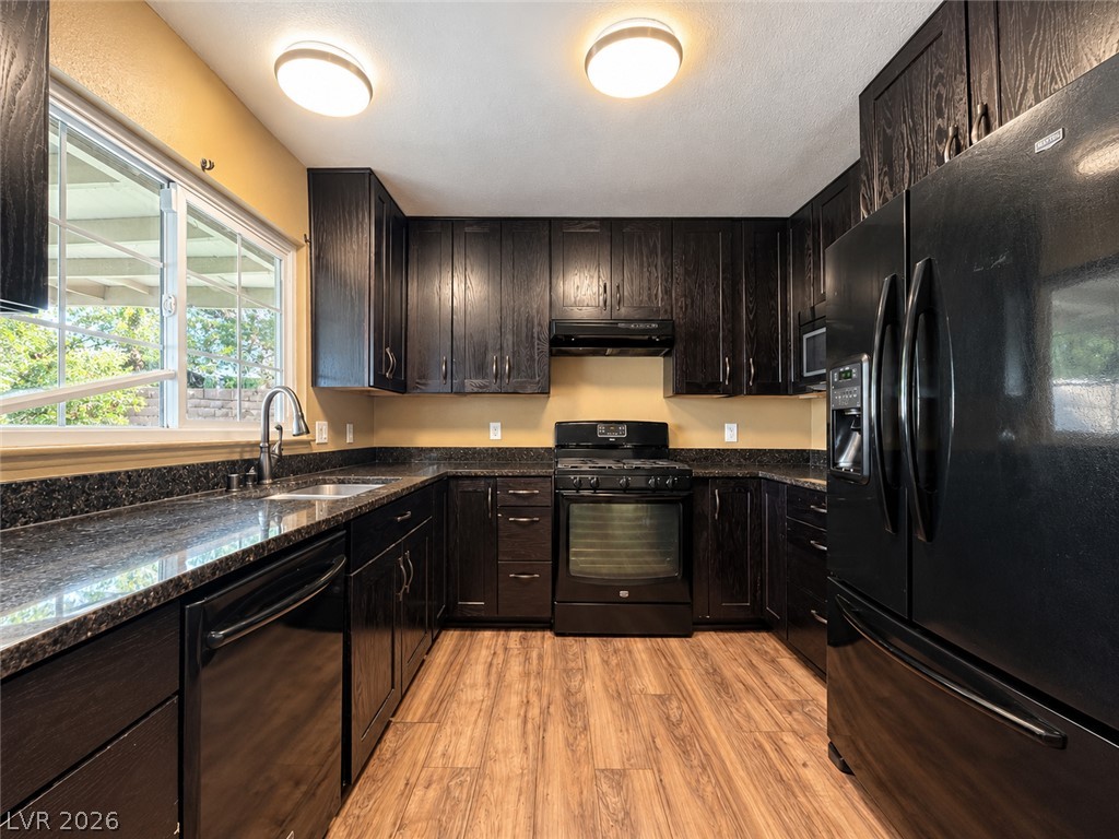 6672 Peachtree Lane Las Vegas NV 89103