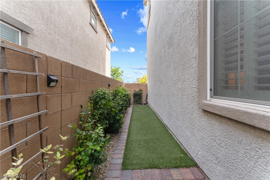 8047 Mercury Skye Street Las Vegas NV 89166