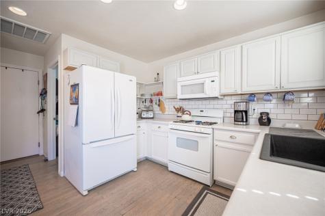 8041 Gobbler Grove Court Las Vegas NV 89143