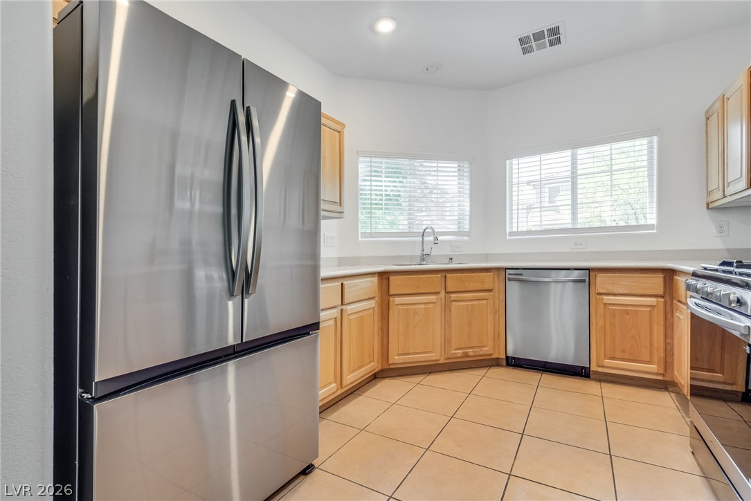 9182 Sunken Meadow Avenue Las Vegas NV 89178