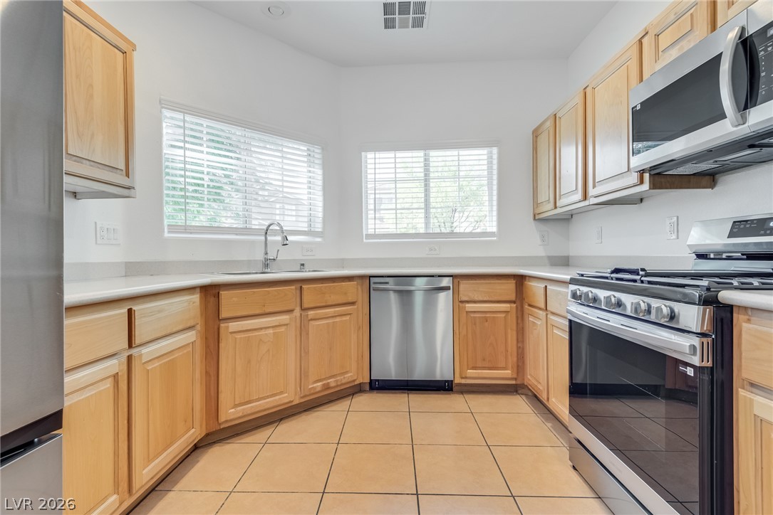 9182 Sunken Meadow Avenue Las Vegas NV 89178