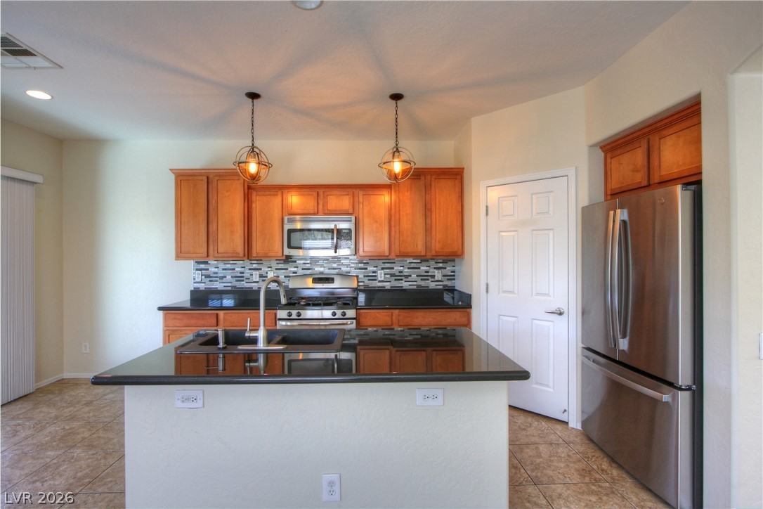 9033 Castledowns Street Las Vegas NV 89148
