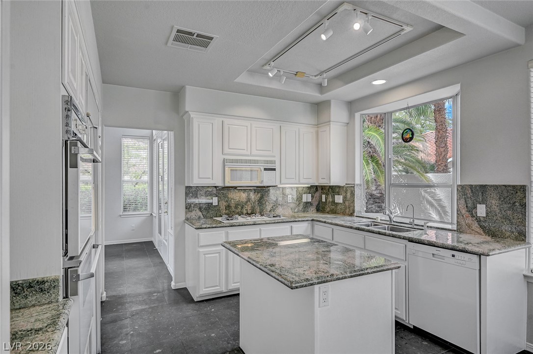 2832 Summer Lake Drive Las Vegas NV 89128
