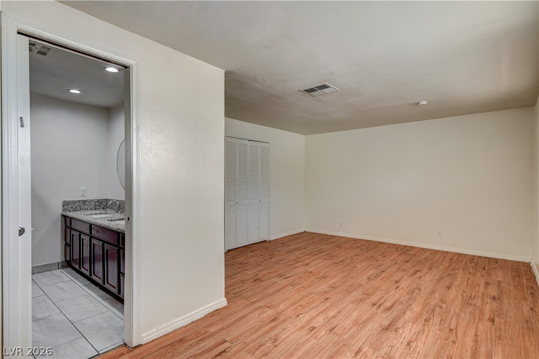 5724 Idle Avenue Las Vegas NV 89107