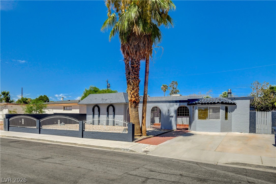 5724 Idle Avenue Las Vegas NV 89107