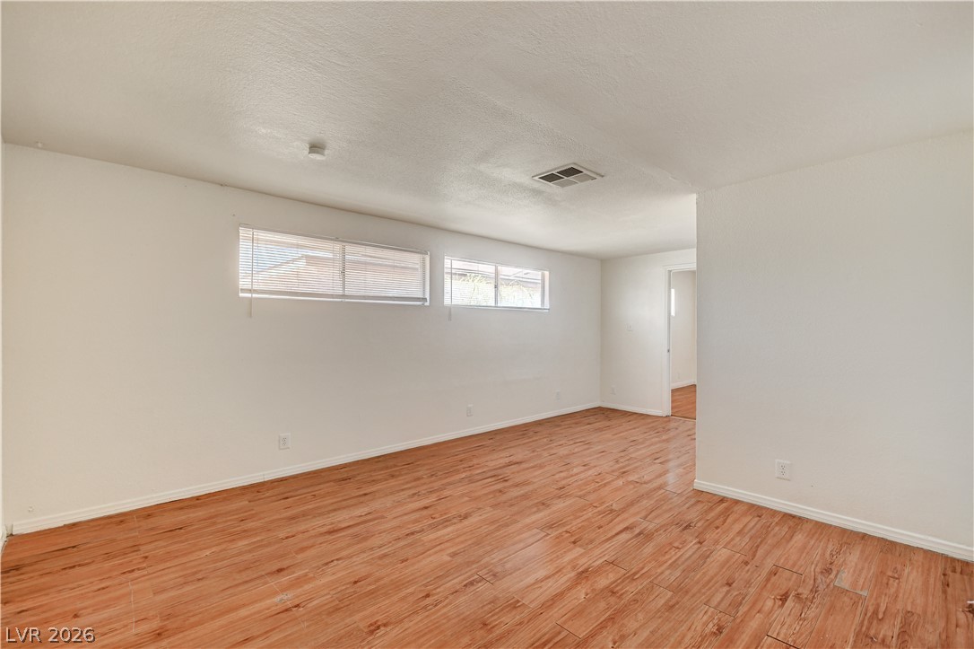 5724 Idle Avenue Las Vegas NV 89107