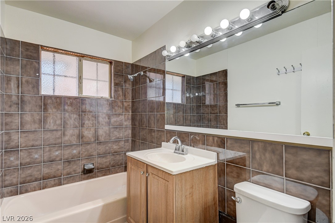 5724 Idle Avenue Las Vegas NV 89107