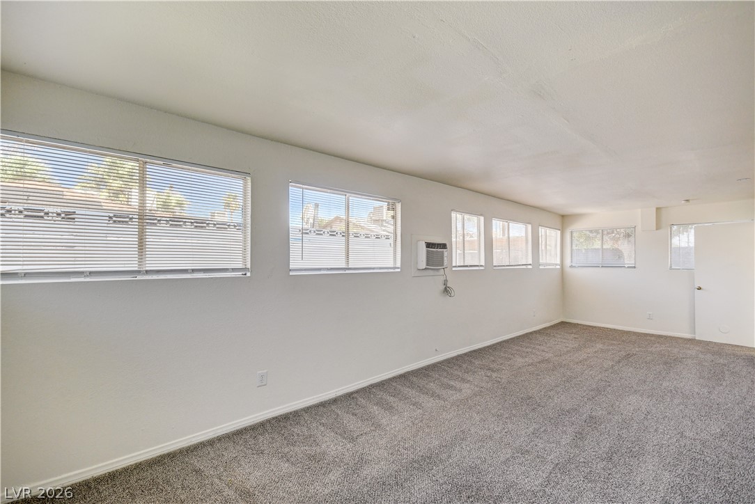 5724 Idle Avenue Las Vegas NV 89107