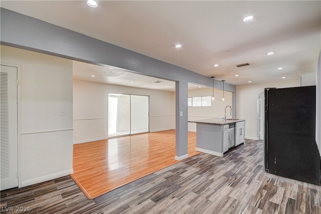 5724 Idle Avenue Las Vegas NV 89107