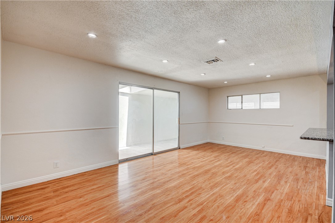 5724 Idle Avenue Las Vegas NV 89107