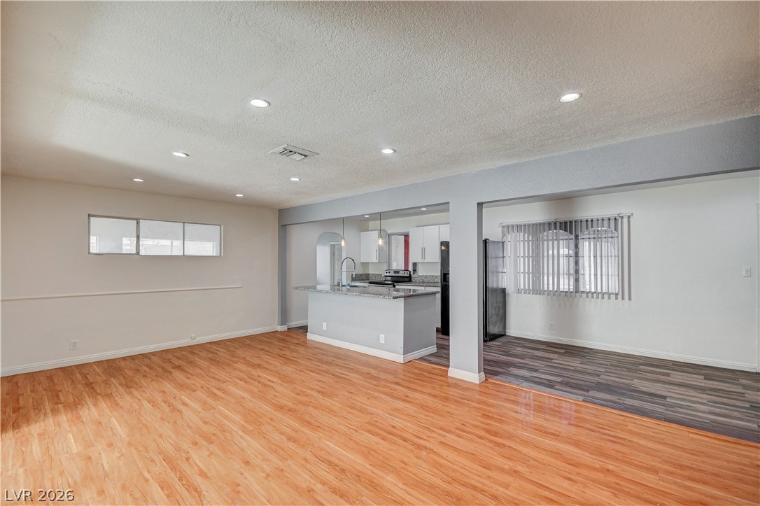 5724 Idle Avenue Las Vegas NV 89107