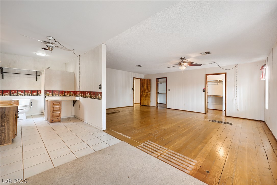 6832 Suncrest Avenue Las Vegas NV 89156