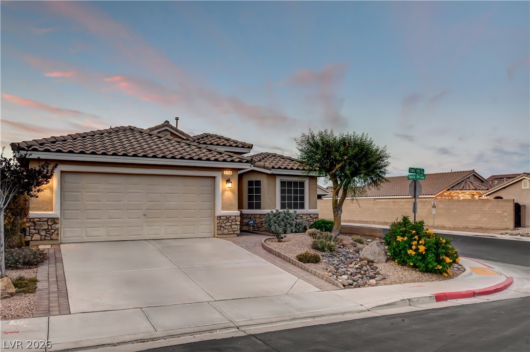 5754 Lewis Falls Avenue Las Vegas NV 89139