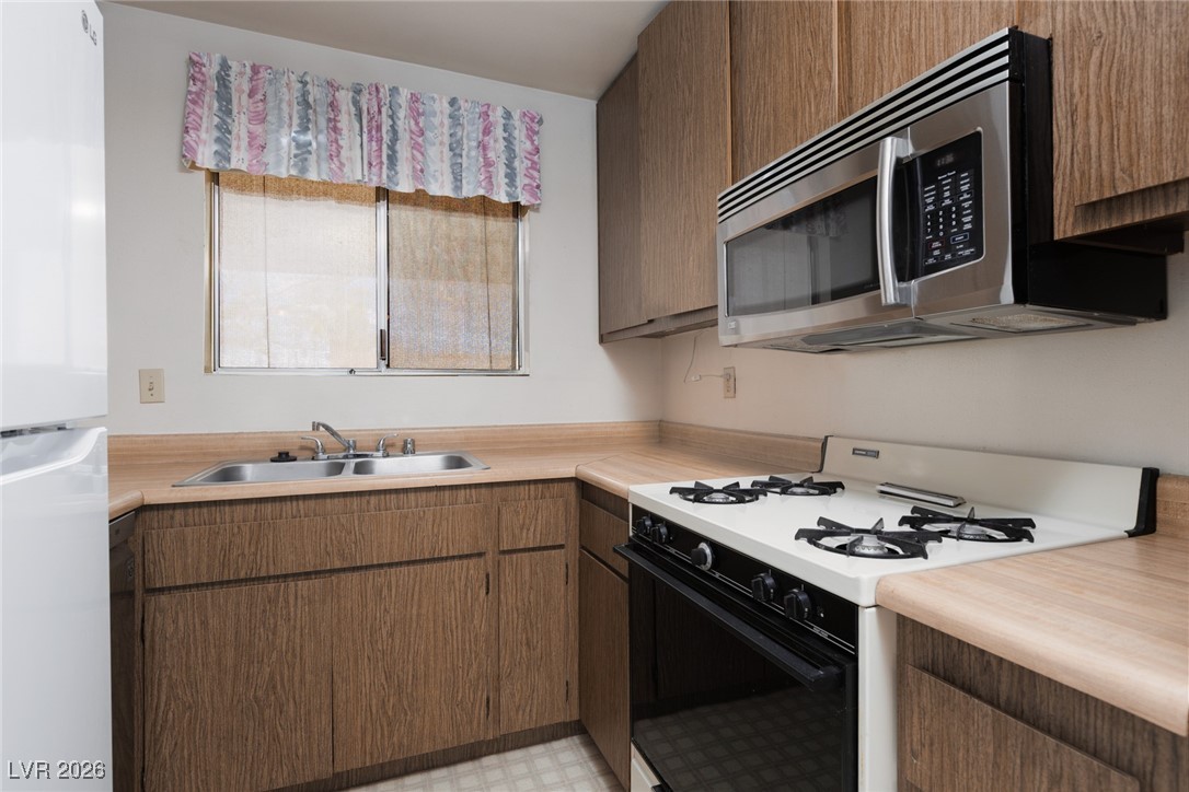 230 Kirk Avenue Henderson NV 89015