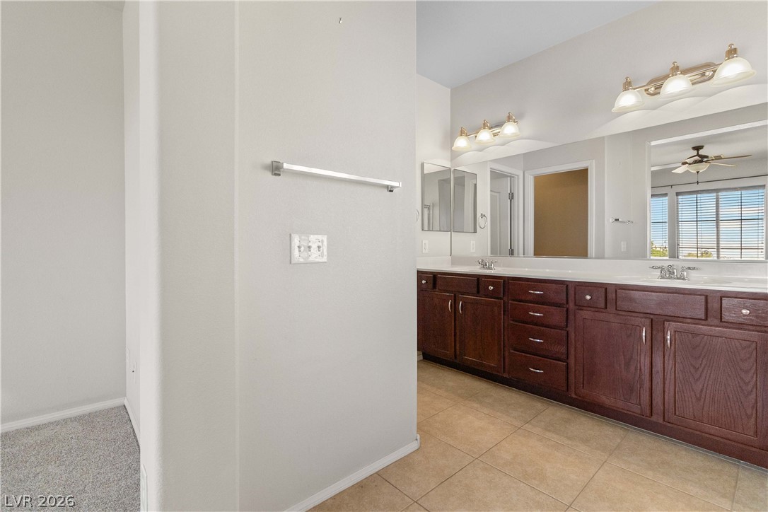 8396 Waylon Avenue Las Vegas NV 89178