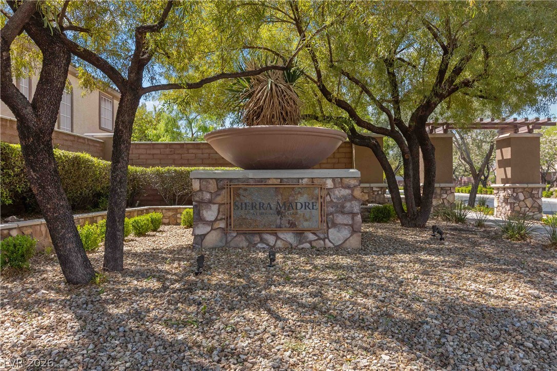 8396 Waylon Avenue Las Vegas NV 89178