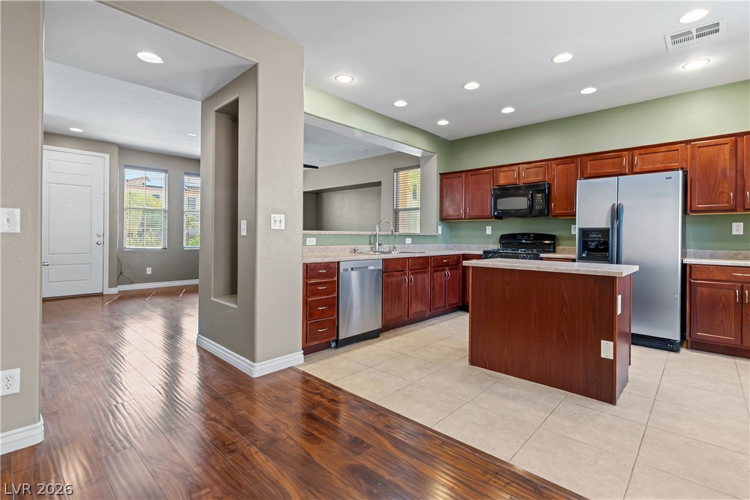 8396 Waylon Avenue Las Vegas NV 89178