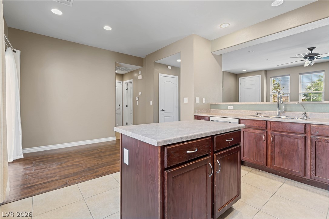 8396 Waylon Avenue Las Vegas NV 89178