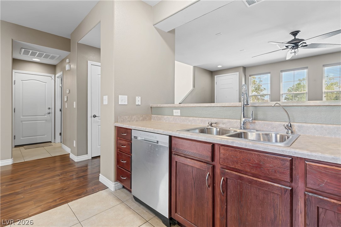 8396 Waylon Avenue Las Vegas NV 89178