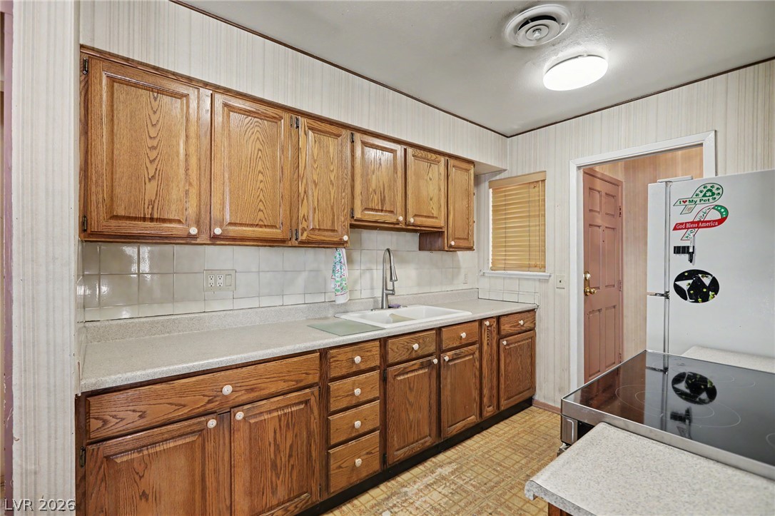 1949 Randa Lane Las Vegas NV 89104