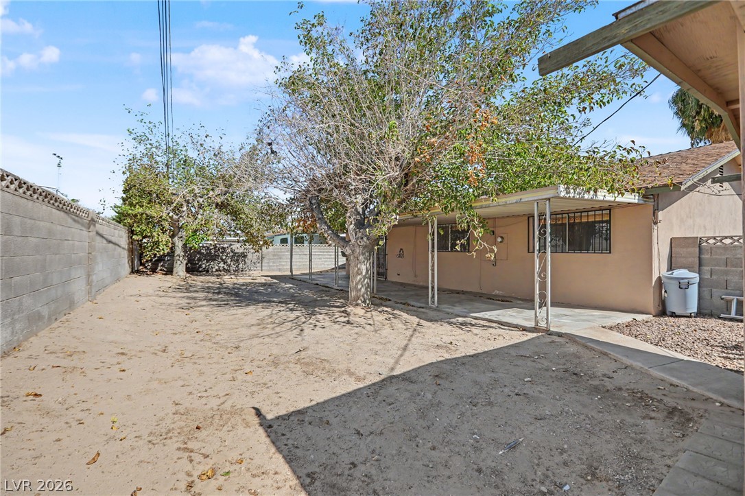 1949 Randa Lane Las Vegas NV 89104