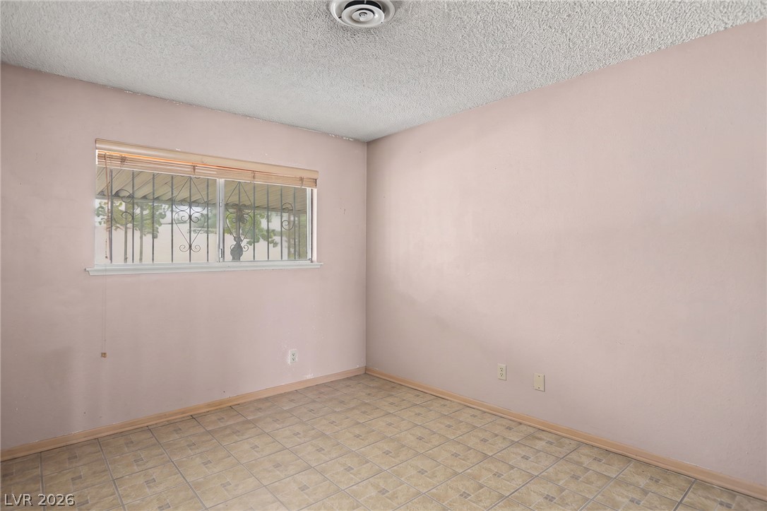 1949 Randa Lane Las Vegas NV 89104