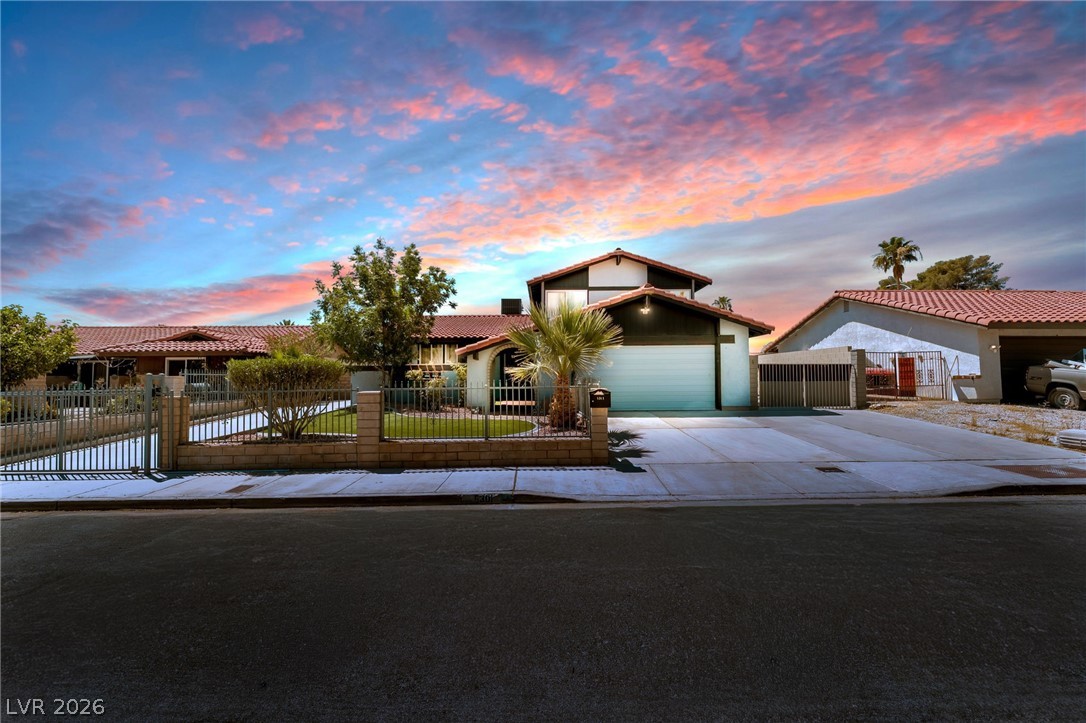 5301 Kalmia Drive Las Vegas NV 89103