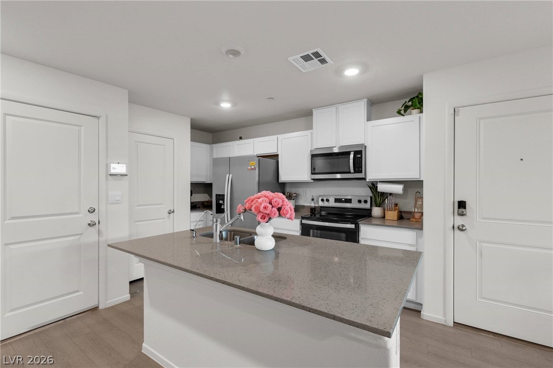 6136 Lily Garden Street North Las Vegas NV 89081