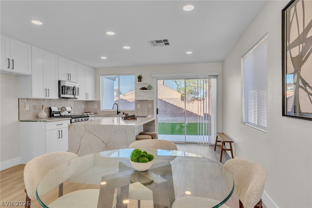 5822 Count Fleet Street Las Vegas NV 89113
