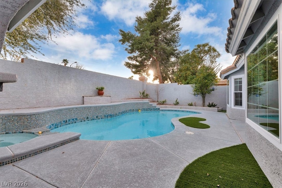 2405 Alpine Meadows Avenue Henderson NV 89074