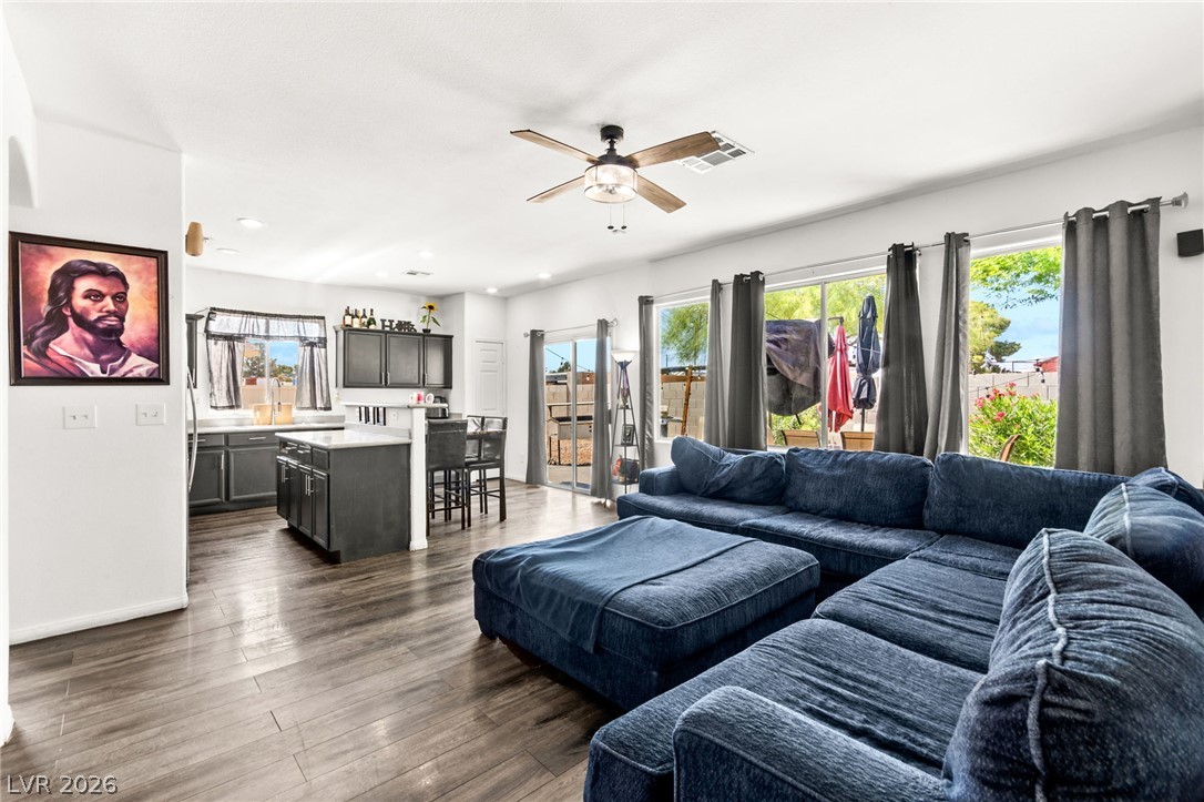 2142 Seattle Shore Street Las Vegas NV 89115