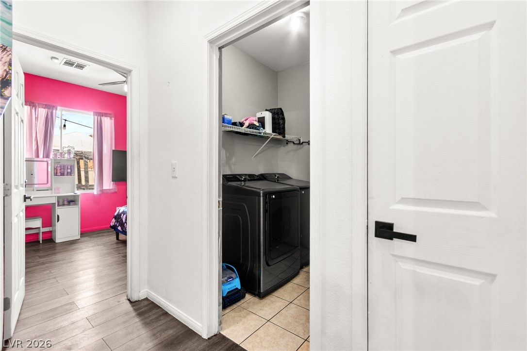 2142 Seattle Shore Street Las Vegas NV 89115