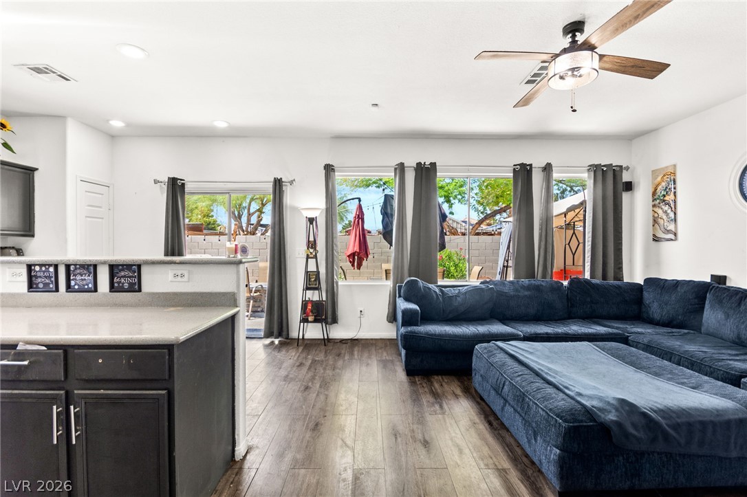 2142 Seattle Shore Street Las Vegas NV 89115