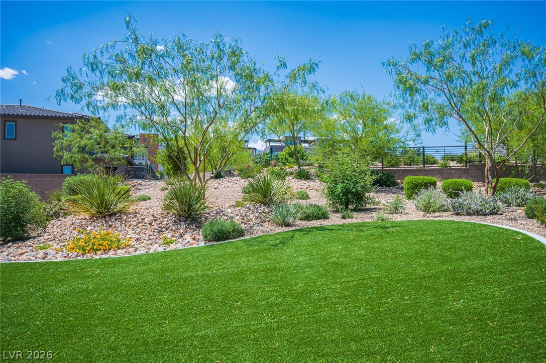 11692 Emerald Lake Avenue Las Vegas NV 89138