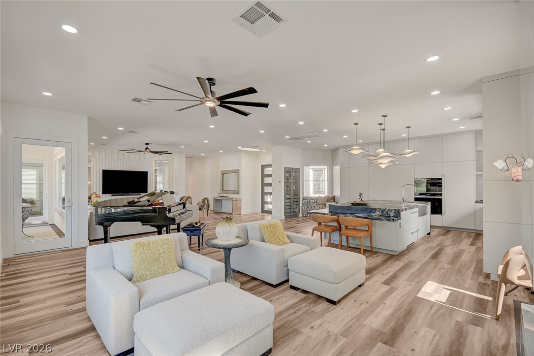5043 Pensier Street Las Vegas NV 89135