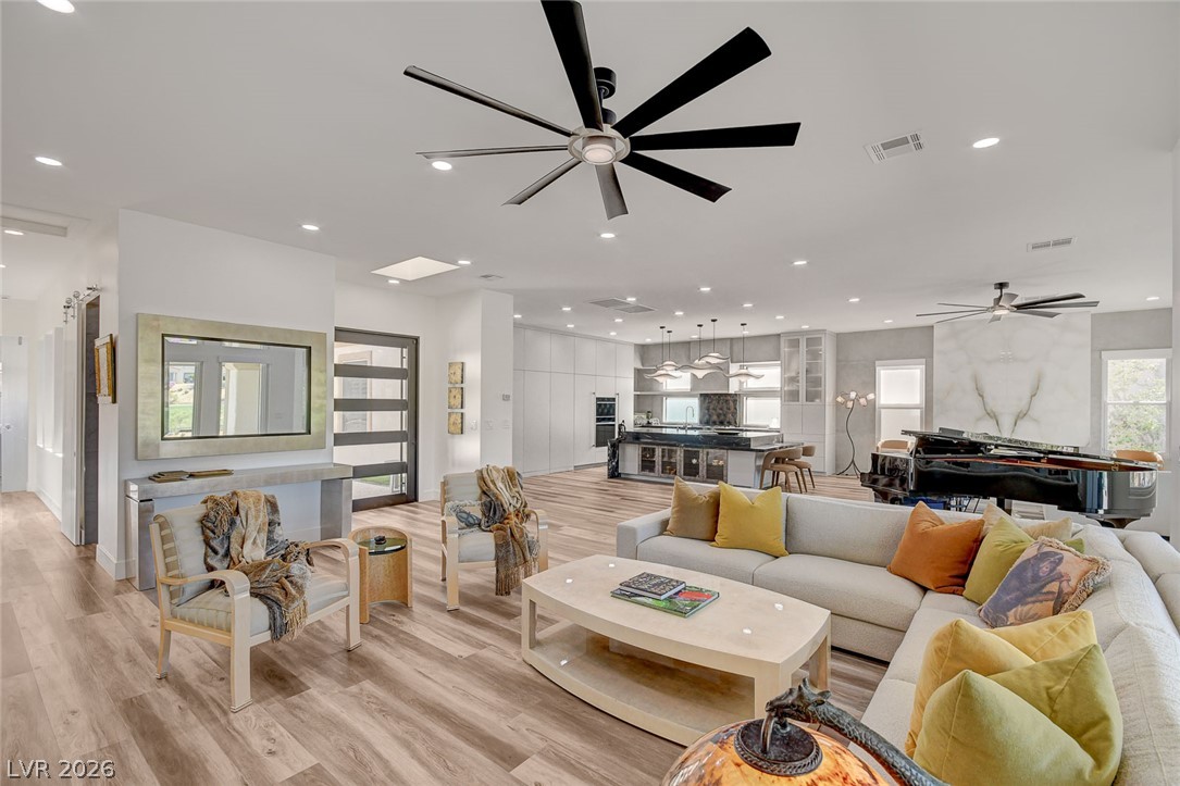 5043 Pensier Street Las Vegas NV 89135