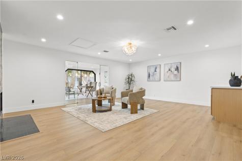 7167 La Puebla Street Las Vegas NV 89120