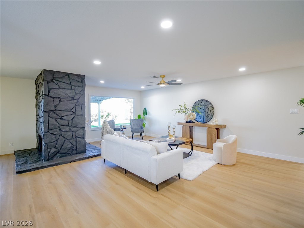 321 Lakehurst Road Las Vegas NV 89145
