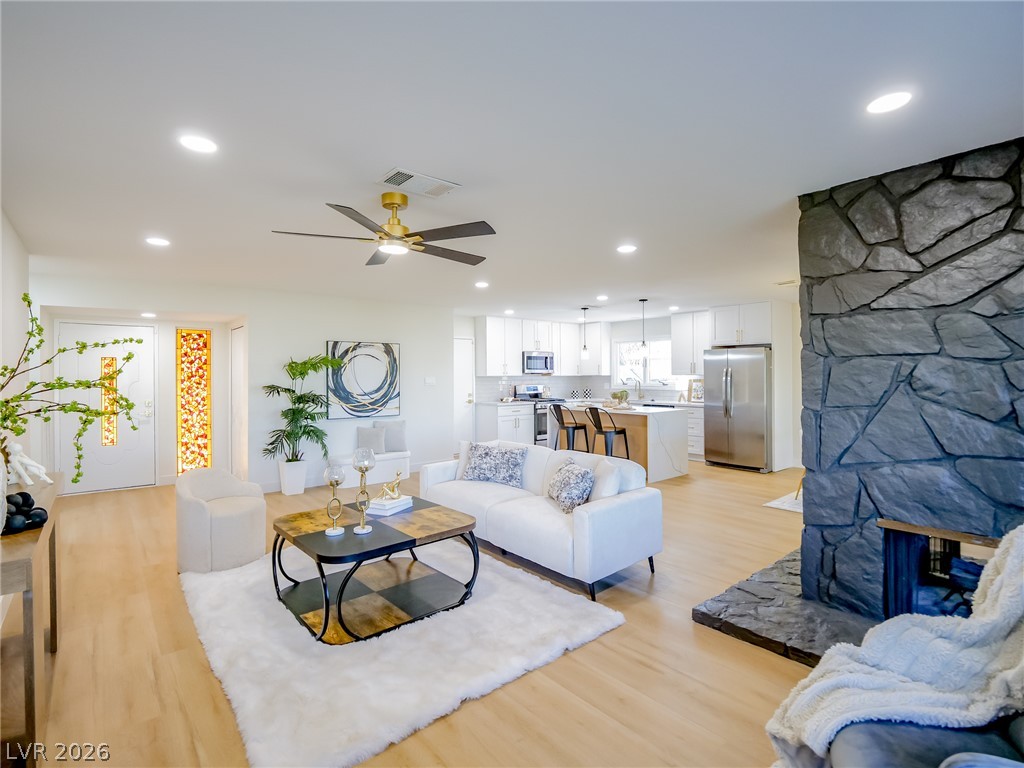 321 Lakehurst Road Las Vegas NV 89145