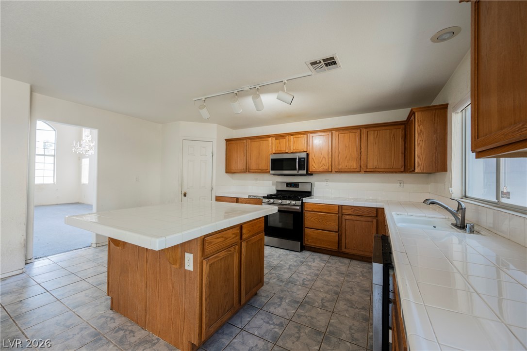 2422 Island Paradise Avenue North Las Vegas NV 89031