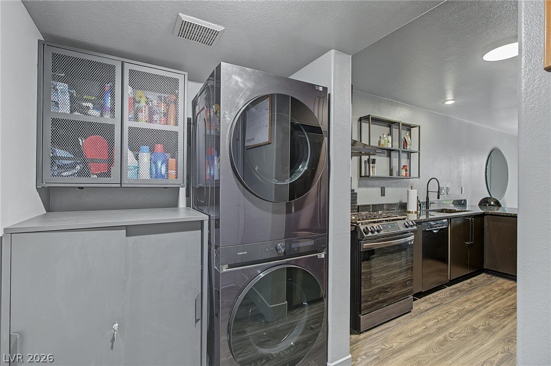 10112 Tumbling Tree Street Las Vegas NV 89183