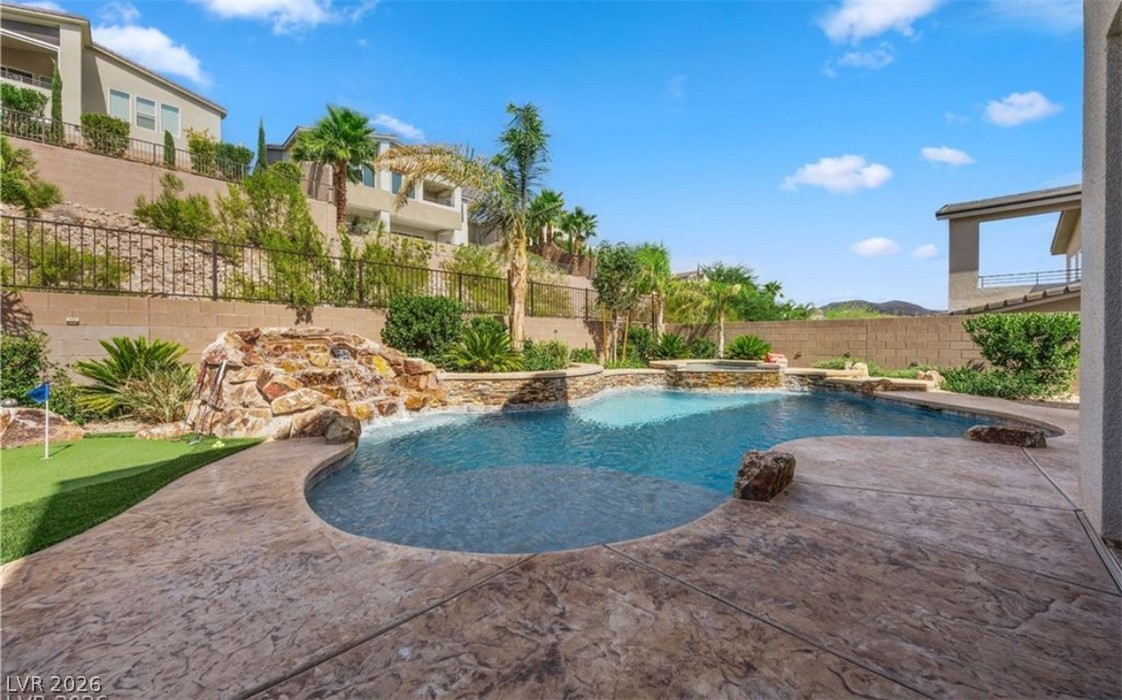 28 Vista Outlook Street Henderson NV 89011
