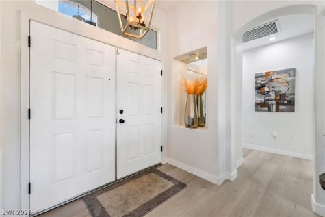 10001 Cresent Creek Drive Las Vegas NV 89134