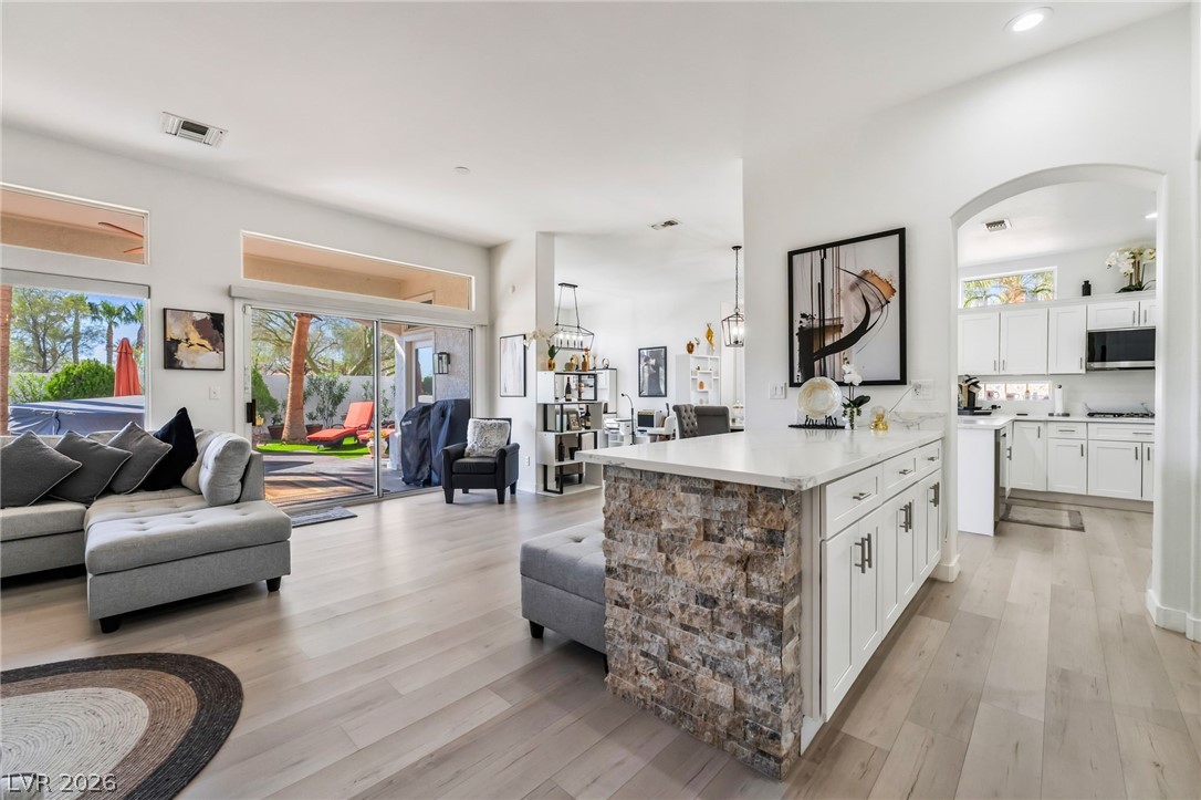 10001 Cresent Creek Drive Las Vegas NV 89134