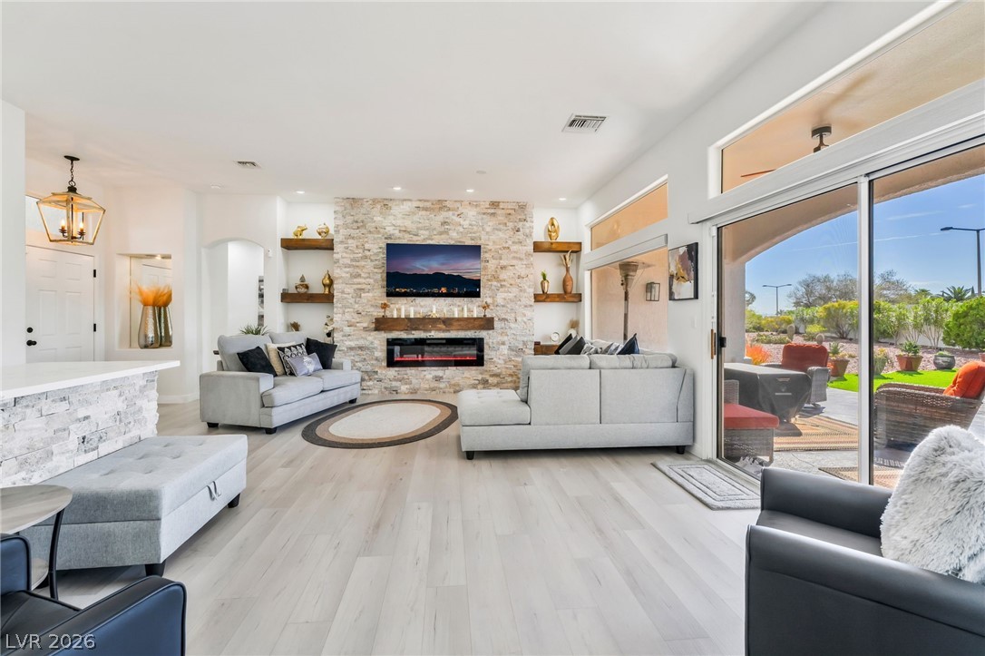 10001 Cresent Creek Drive Las Vegas NV 89134