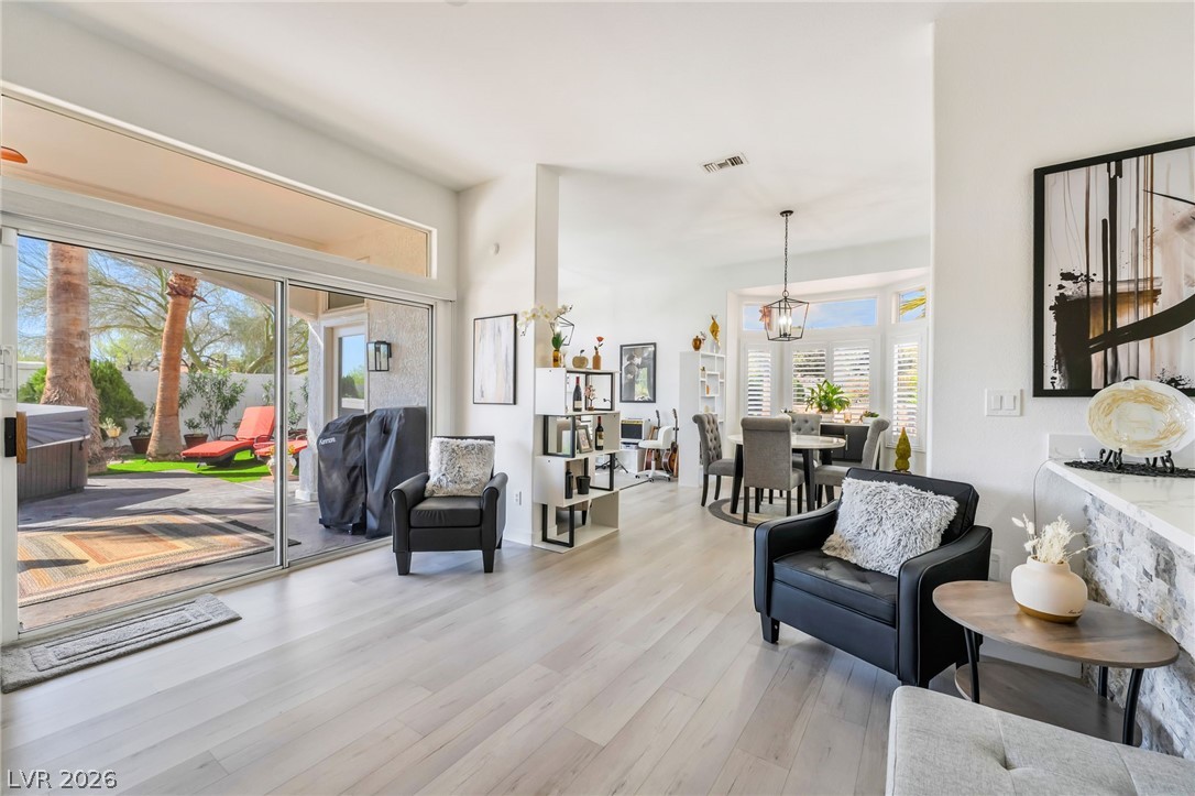 10001 Cresent Creek Drive Las Vegas NV 89134