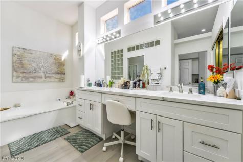10001 Cresent Creek Drive Las Vegas NV 89134